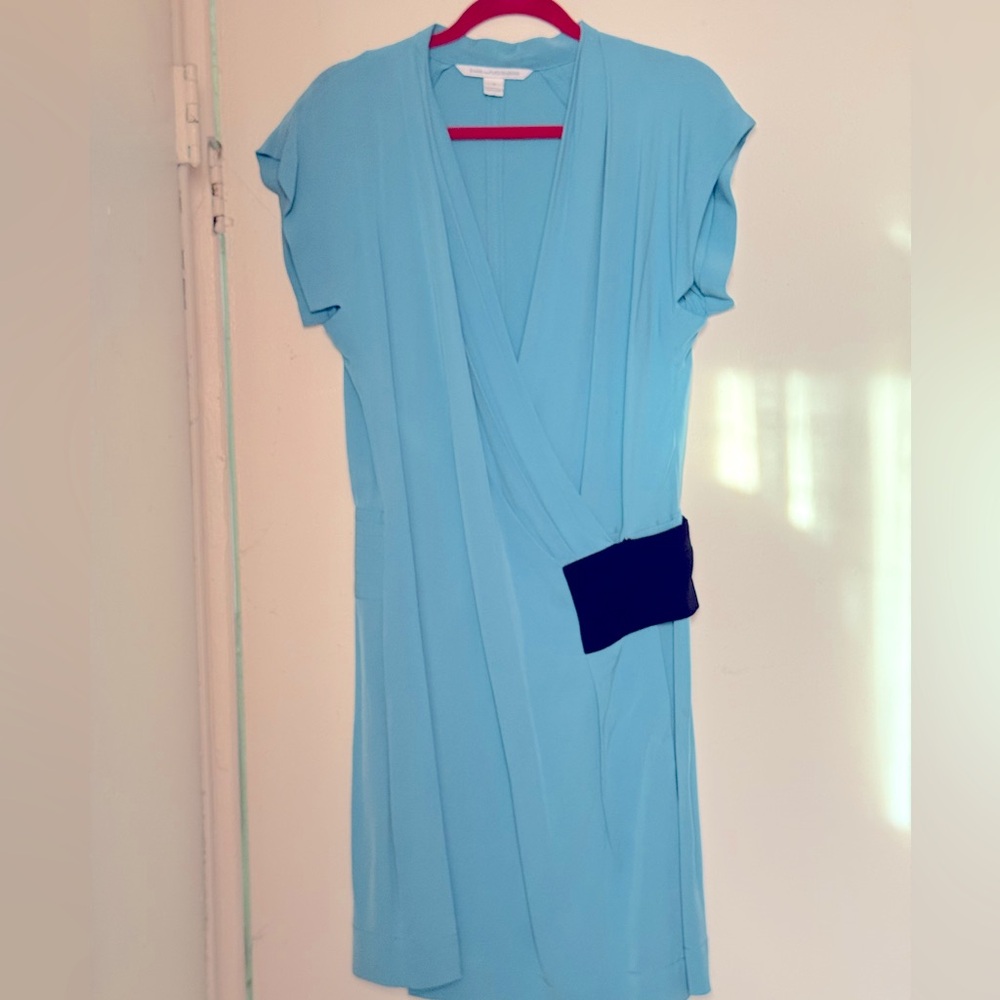 100% silk , a stunning piece by American designer Diane Von Furstenberg